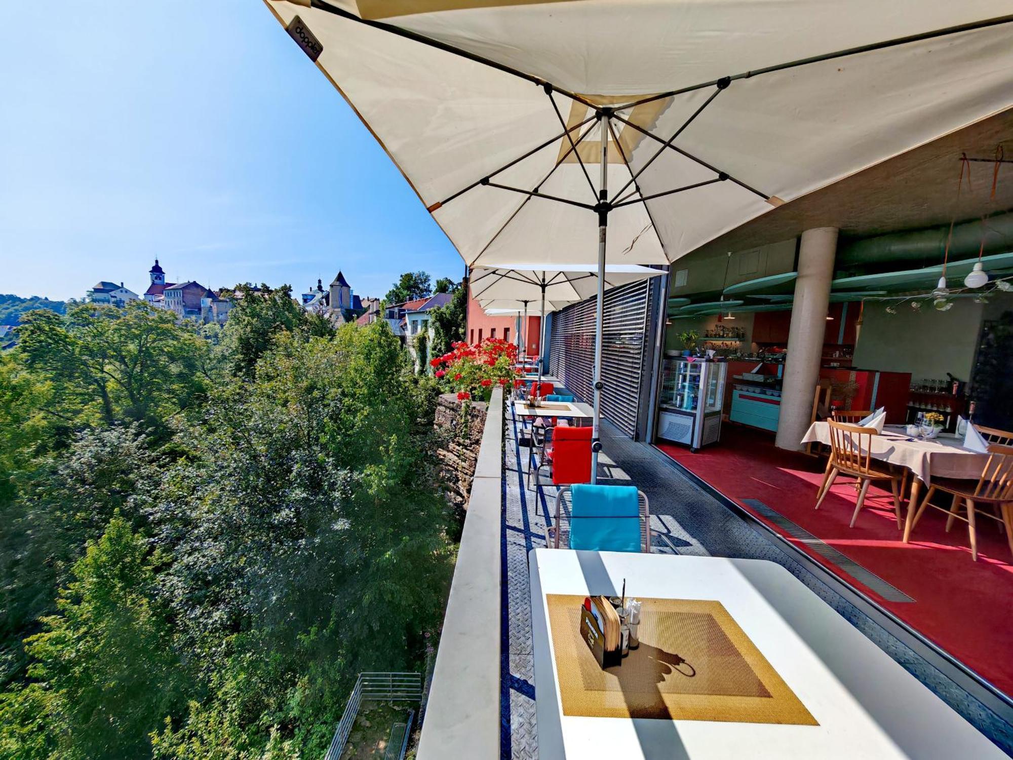 Hotel Rajská zahrada Nové Město nad Metují Exterior foto