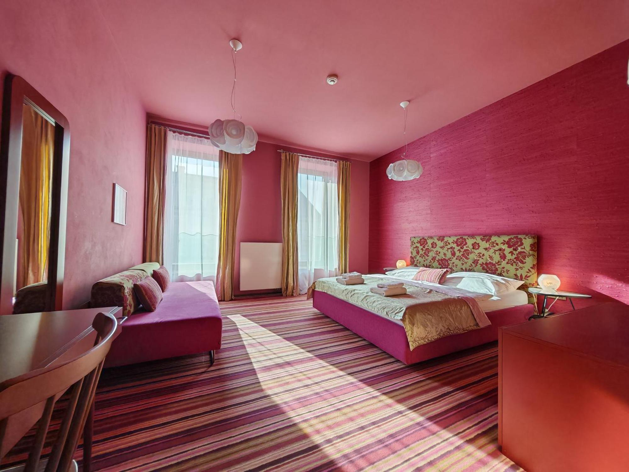 Hotel Rajská zahrada Nové Město nad Metují Exterior foto